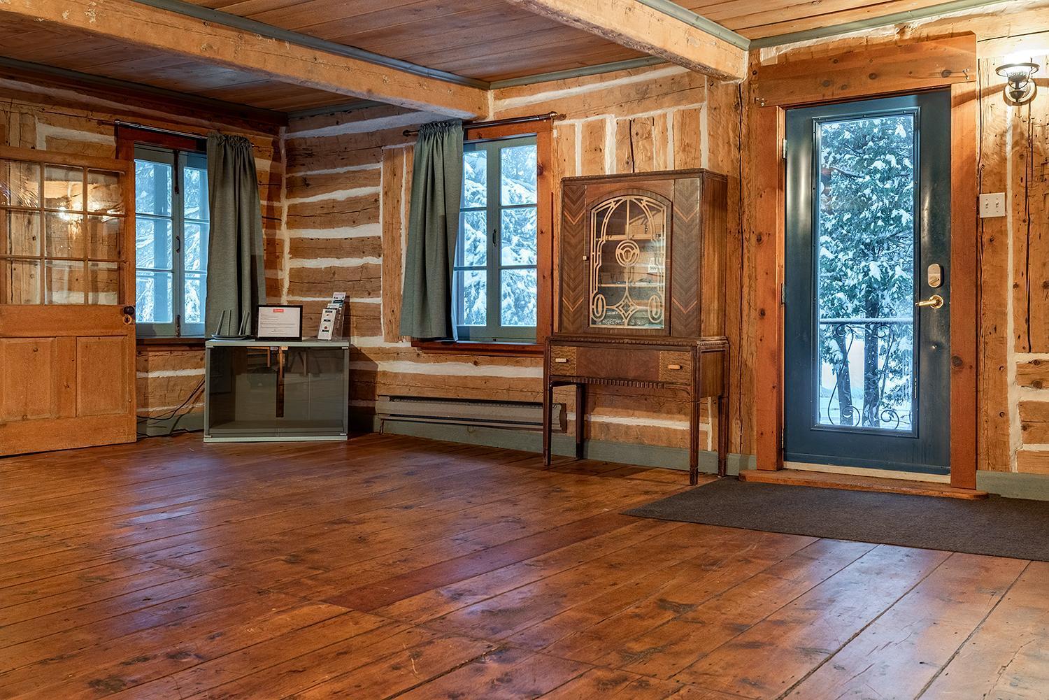 Ancestral Wooden Chalet - St-Gabriel De Brandon Mandeville Exteriör bild