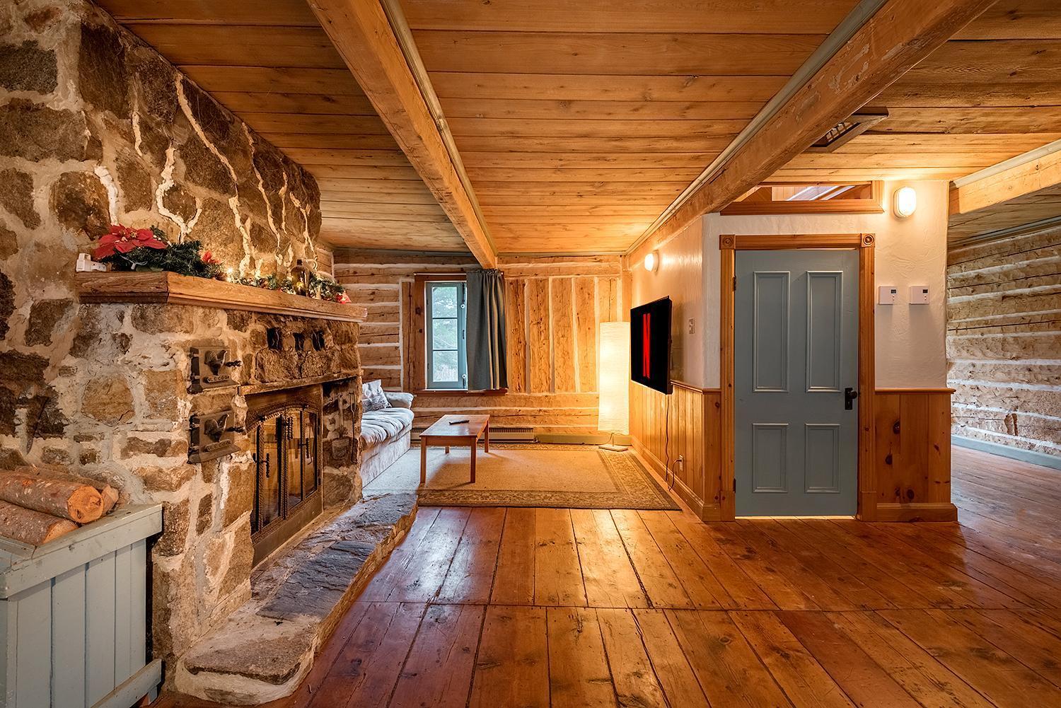 Ancestral Wooden Chalet - St-Gabriel De Brandon Mandeville Exteriör bild