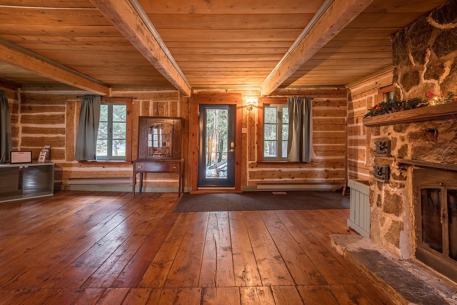 Ancestral Wooden Chalet - St-Gabriel De Brandon Mandeville Exteriör bild